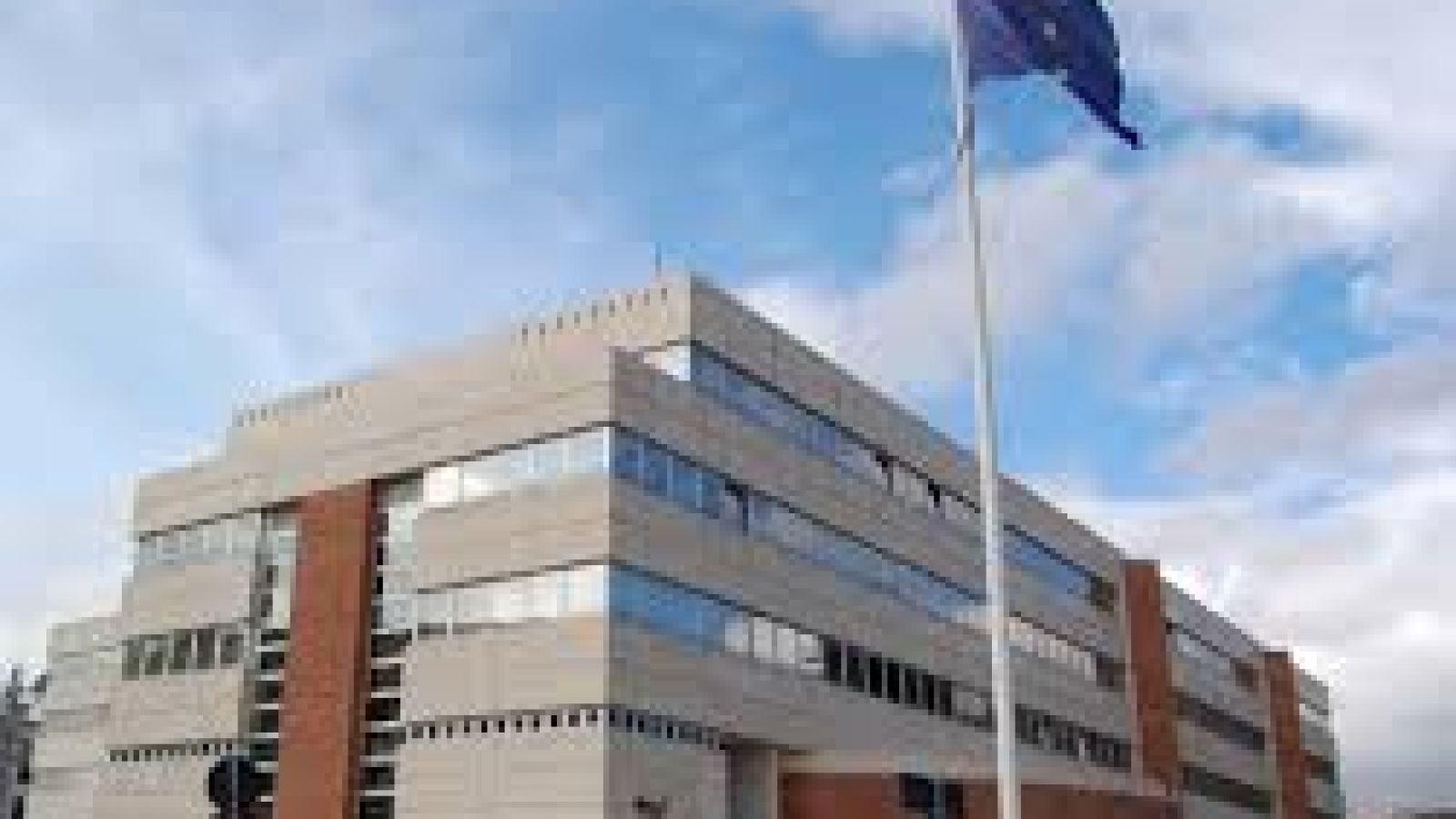 UFFICI COMUNALI NEI LOCALI DI SERVIZIO DEL TEATRIO STABILE: GLI STRALI DEL CENTRODESTRA REGIONALE